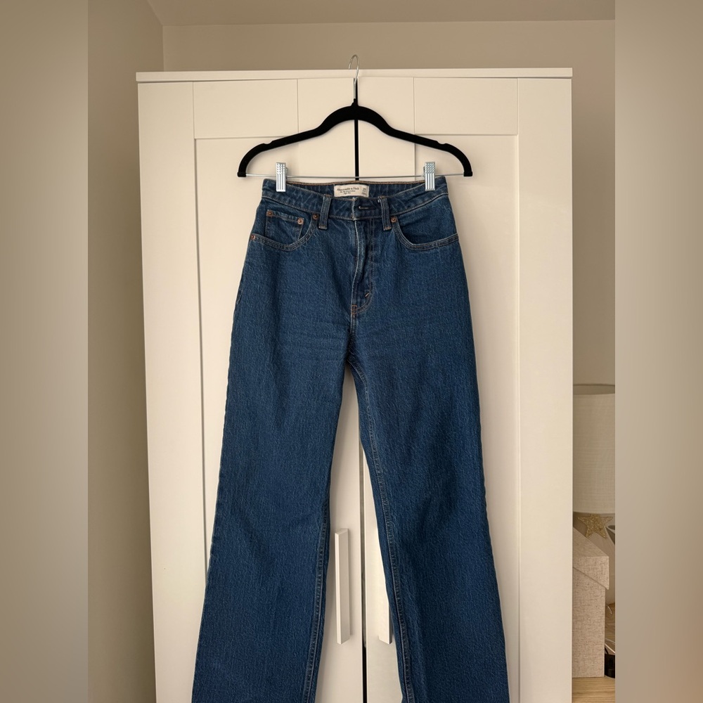 Abercrombie Curve Love High Rise 90s Relaxed Jean